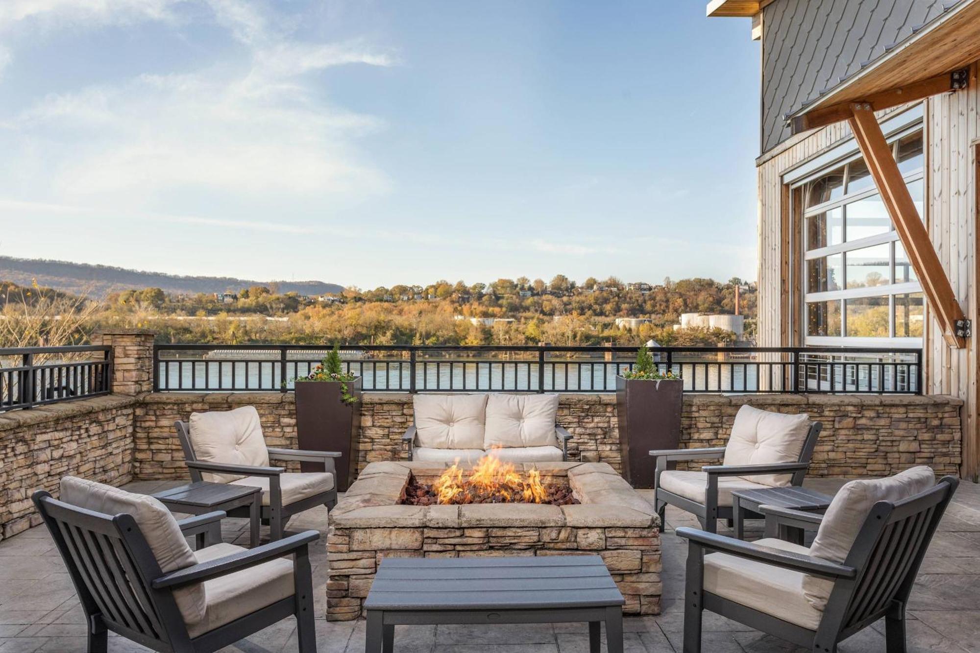 Springhill Suites By Marriott Downtown Chattanooga/Cameron Harbor Экстерьер фото