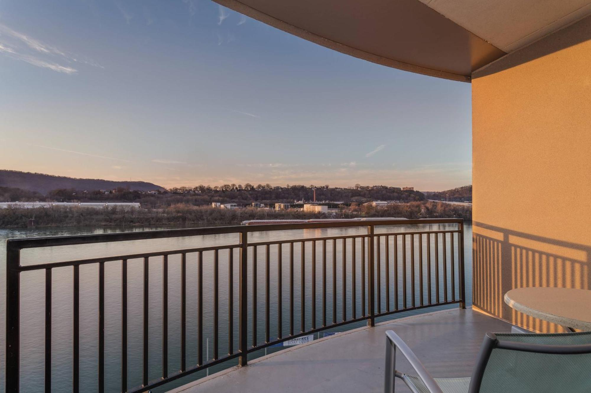 Springhill Suites By Marriott Downtown Chattanooga/Cameron Harbor Экстерьер фото
